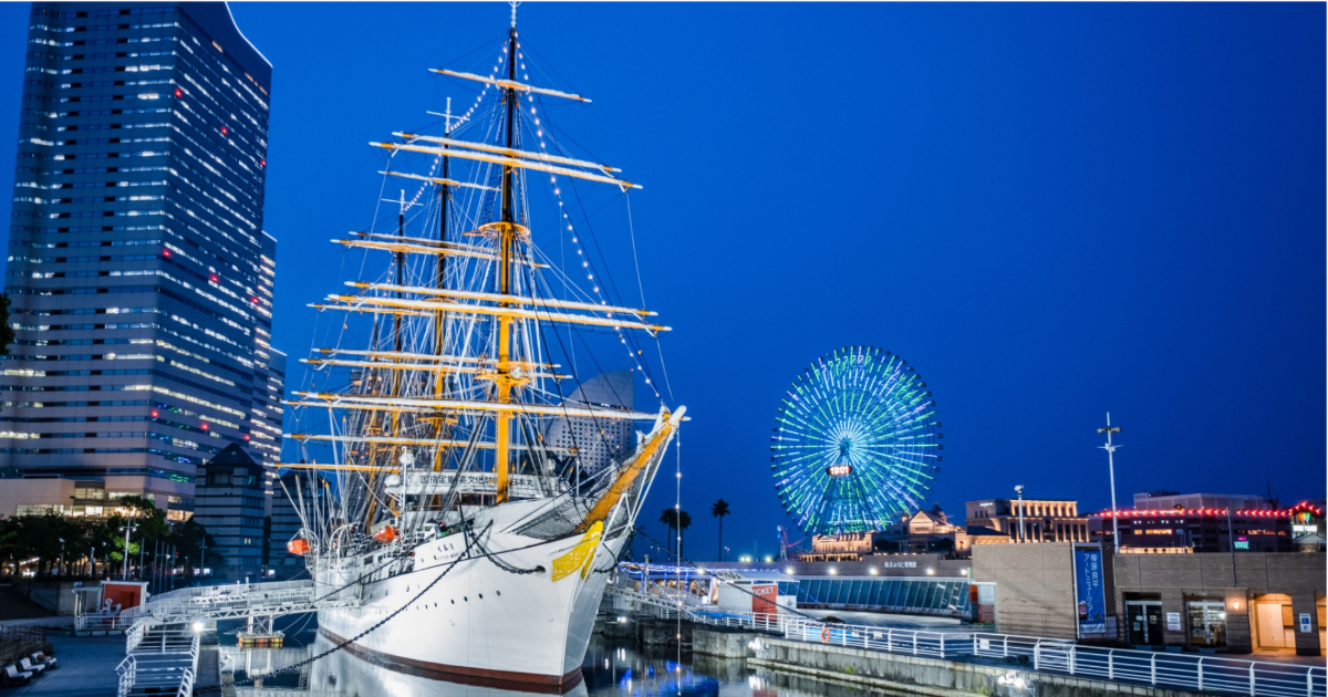 みなとみらいの夜景と横浜の港